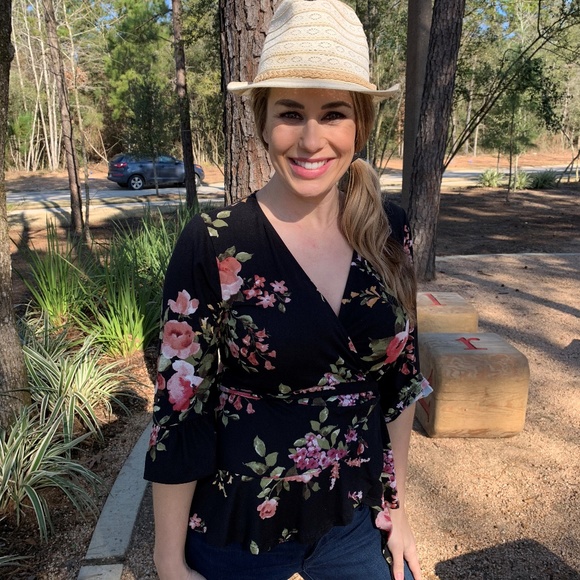 Floral Spring Wrap Top - Picture 2 of 7